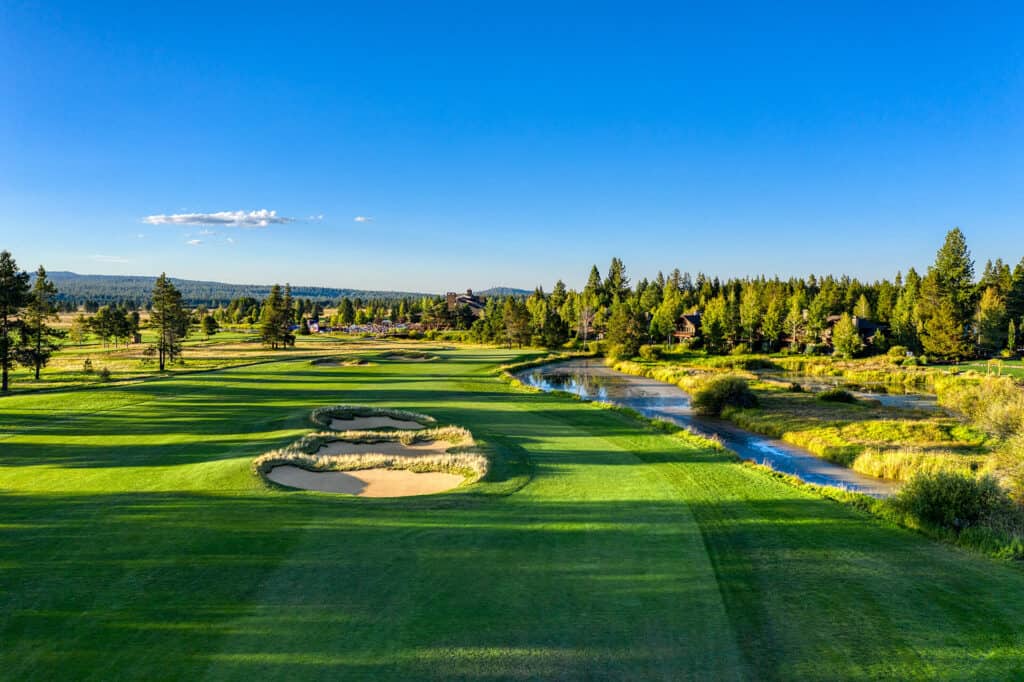 09aSRm19-2mm0020Hc expansive views of the river, acres of pines at the Meadows Golf Course, Sunriver Resort