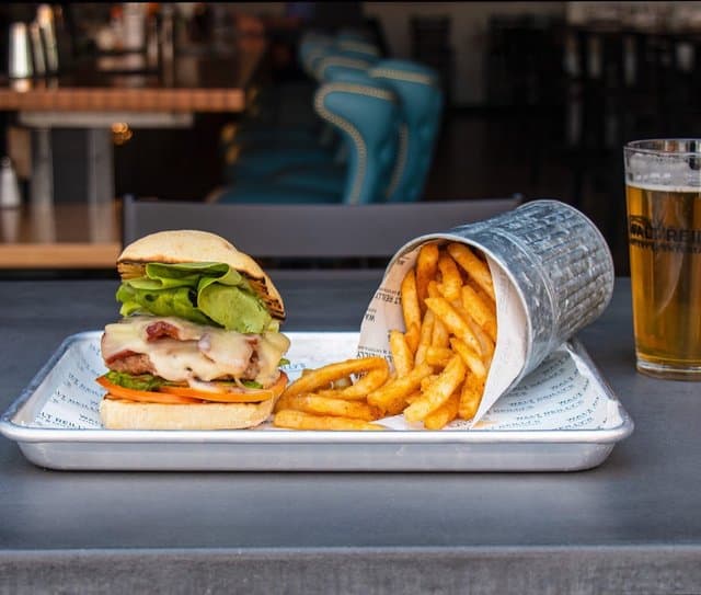 waltreillysbend-Instagram-2465-ig-17889212741464834-small a delicious burger, fries and a brew from Walt Reilly's